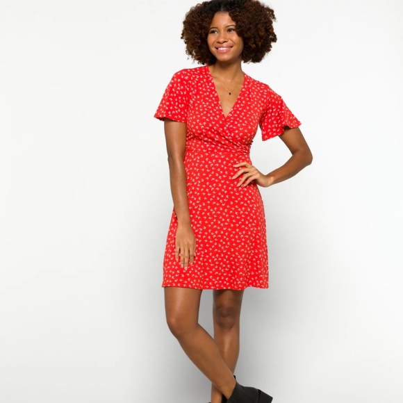 41 Hawthorn Dresses & Skirts - 41 HAWTHORN Elisse Knit Surplice Dress Red and White